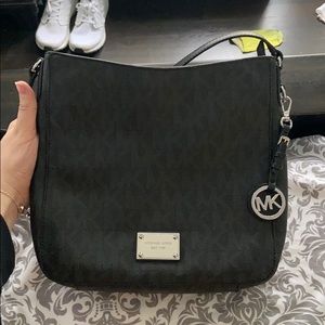 Michael Kors Jet Set Travel Large Messenger Bag